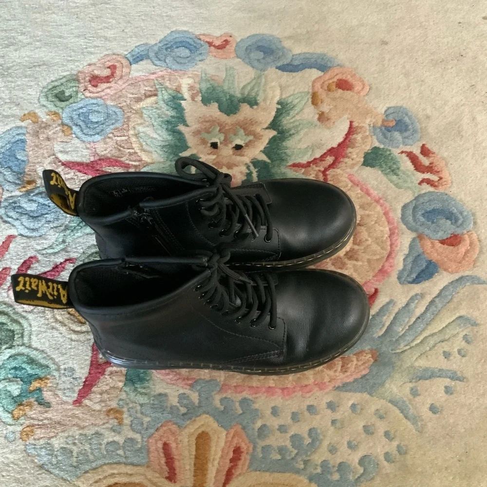 Dr. Martens Air Wair Sz 3 Youth Kids Blk Leather Ankle Zip Boots Bouncing Soles - Picture 4 of 9